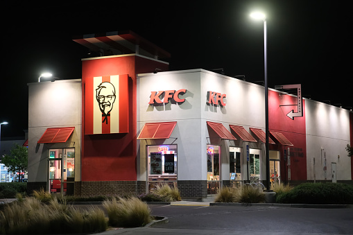 IMC registra prejuízo de R$ 38 milhões; venda do KFC deve dar fôlego