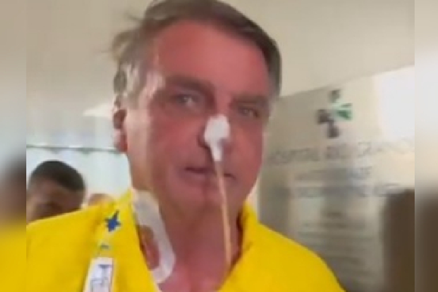 Bolsonaro deixa hospital no RN e vai a Brasília, onde será operado amanhã