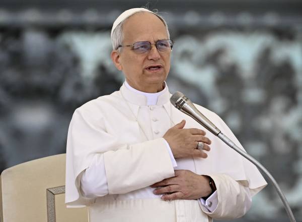 O papa Leão XIV durante sua primeira audiência geral semanal na Praça de São Pedro, no Vaticano. 21/05/2025