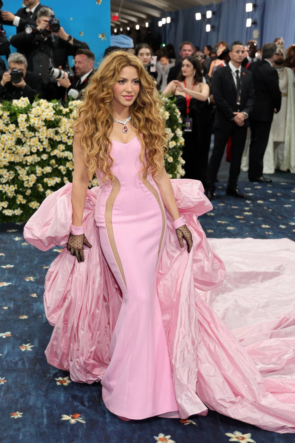 The 2025 Met Gala Celebrating “Superfine: Tailoring Black Style” – Arrivals Shakira veste Prabal Gurung
