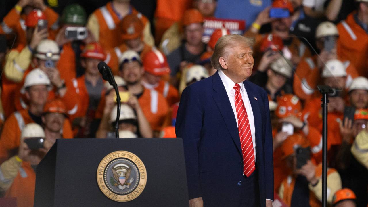 Donald Trump na Usina Mon Valley Works-Irvin, da U.S. Steel, em West Mifflin, Pensilvânia