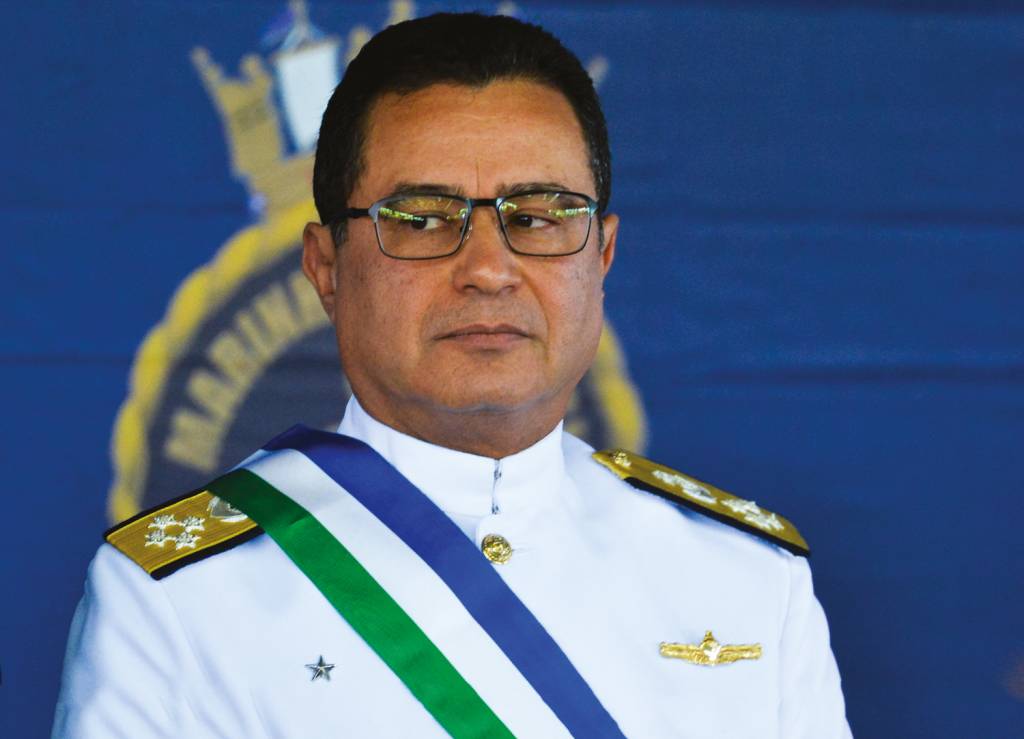 2D-(2)-ALMIR-GARNIER45.jpg SUPORTE - Garnier: o almirante teria colocado suas tropas à disposição para aventura militar