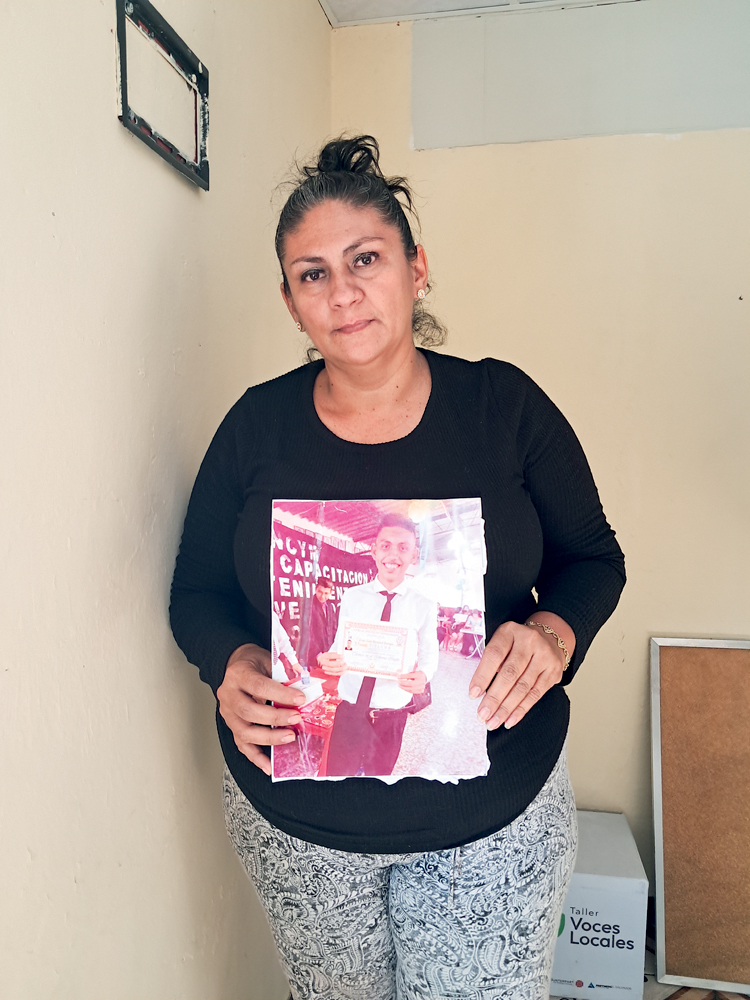 2D (3) 20250409_152958.jpg “LUTO POR ELE” - A comerciante Maribel Amaya, 46, encaminhou três pedidos de habeas corpus e acionou a ONU para tentar libertar o filho Jorge Luis, 20 anos, detido há três. “Tenho medo que ele morra mais rápido do que eu posso lutar”, diz.