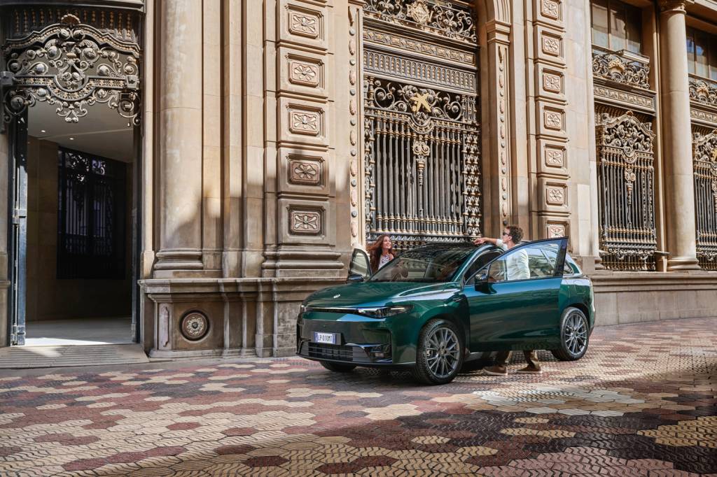 3—LEAPMOTOR-C10-v.jpg NOVIDADE - SUV B10, da Leapmotor: startup chega ao comércio brasileiro em parceria com a gigante Stellantis