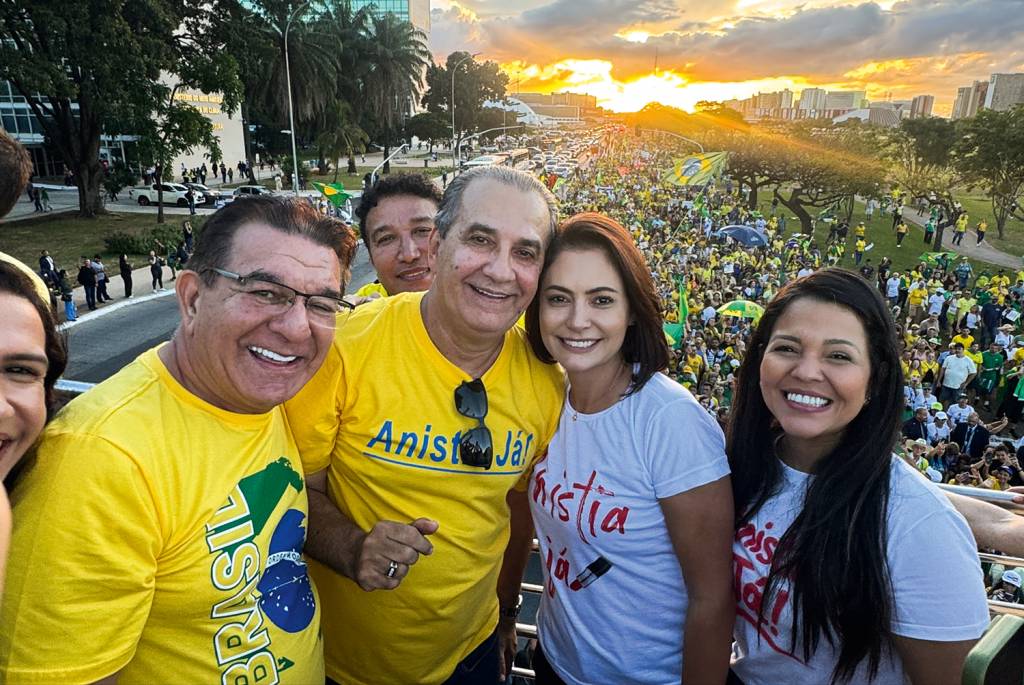 3D-(1-opção-2)-SILAS-MALAFAIA-e-MICHELLE-BOLSONARO-2025-5-d.jpg DIAGNÓSTICO - Malafaia: “Ela tem a força dos evangélicos. É uma potência”