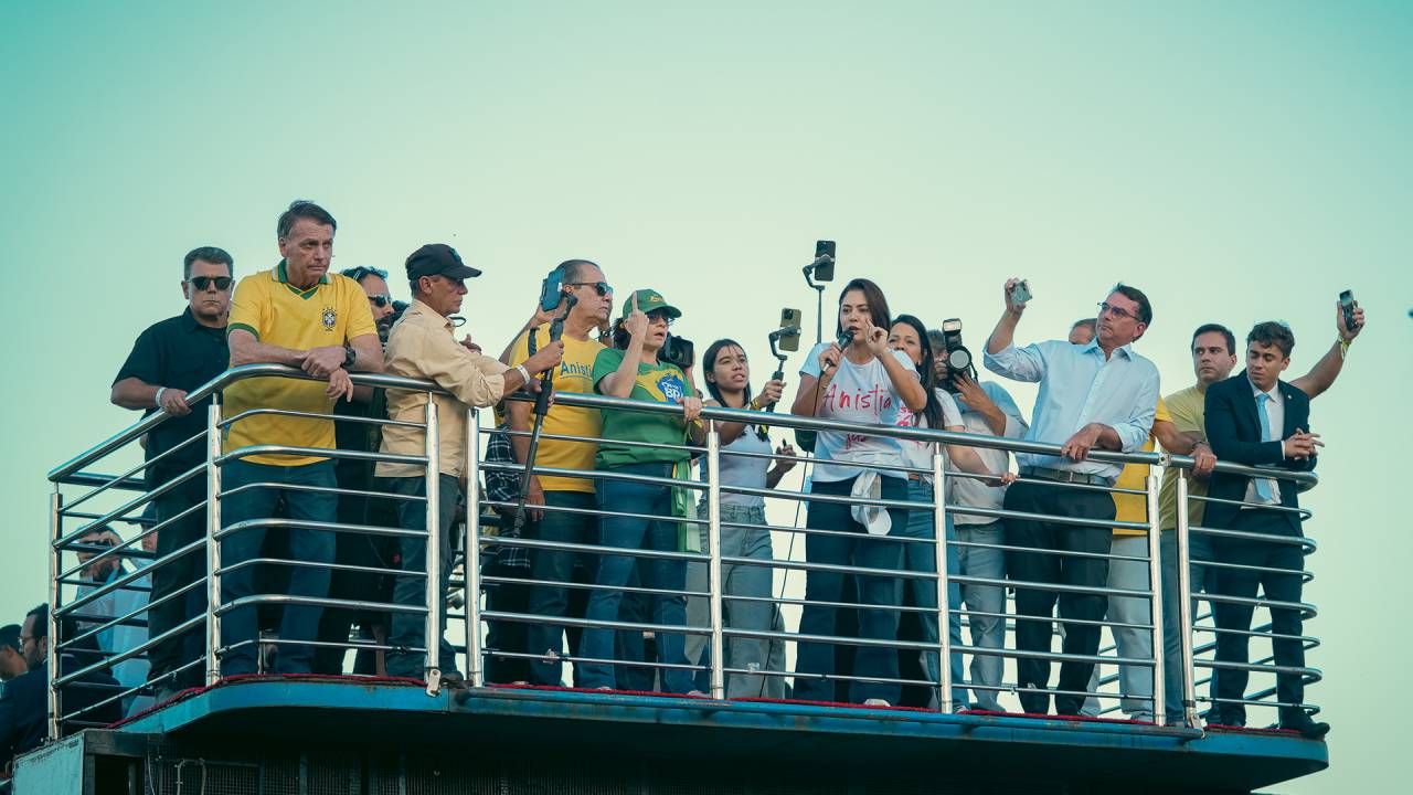 “BATONZAÇO” - Michelle: por enquanto, ela é o instrumento do ex-presidente para continuar com as rédeas do jogo