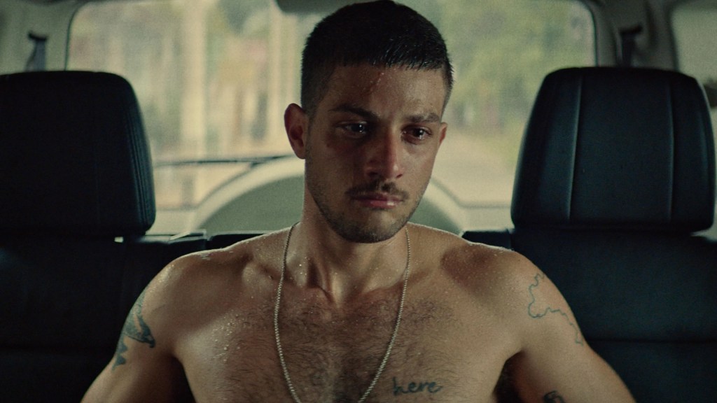 O filme de Chay Suede que ganhou versão com Anthony Hopkins em Hollywood