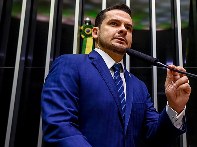 Deputado aciona Justiça por reserva de vagas a mulheres no Sine