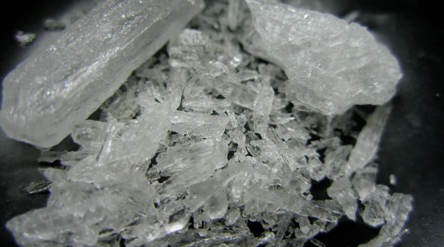 Cristais de metanfetamina, droga sintética com efeito estimulante