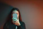 adolecência, celular, redes sociais, smartphoneThe social media overuse