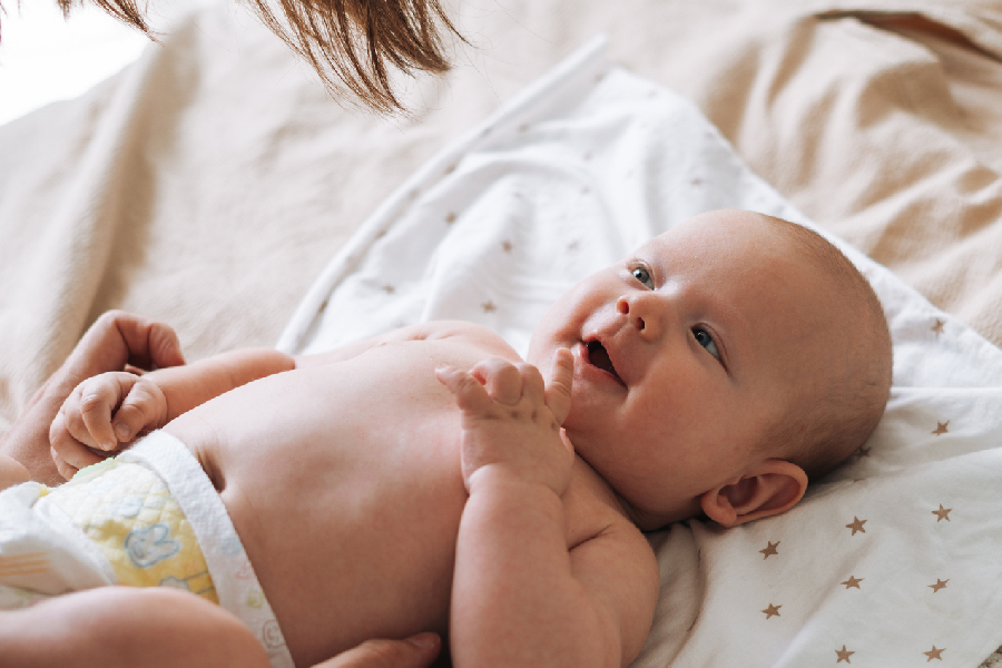 Brasileiras têm cada vez menos filhos e idade das mães cresce, diz IBGE