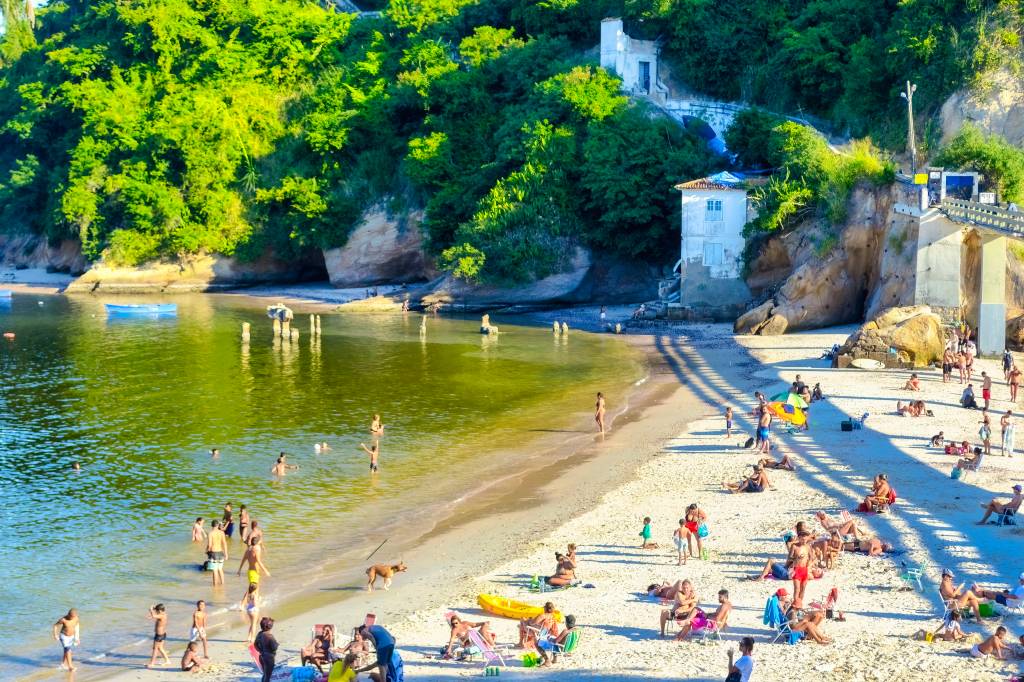 Praias limpas e água para todos: conheça a cidade que resolveu o problema do saneamento básico