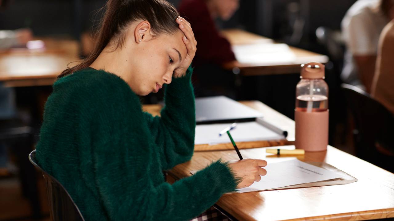 Exame Nacional do Ensino Médio se aproxima, e estudantes precisam tirar dúvidas