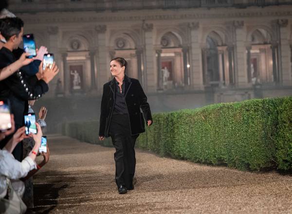 Maria Grazia Chiuri se despede da Dior em desfile em Roma