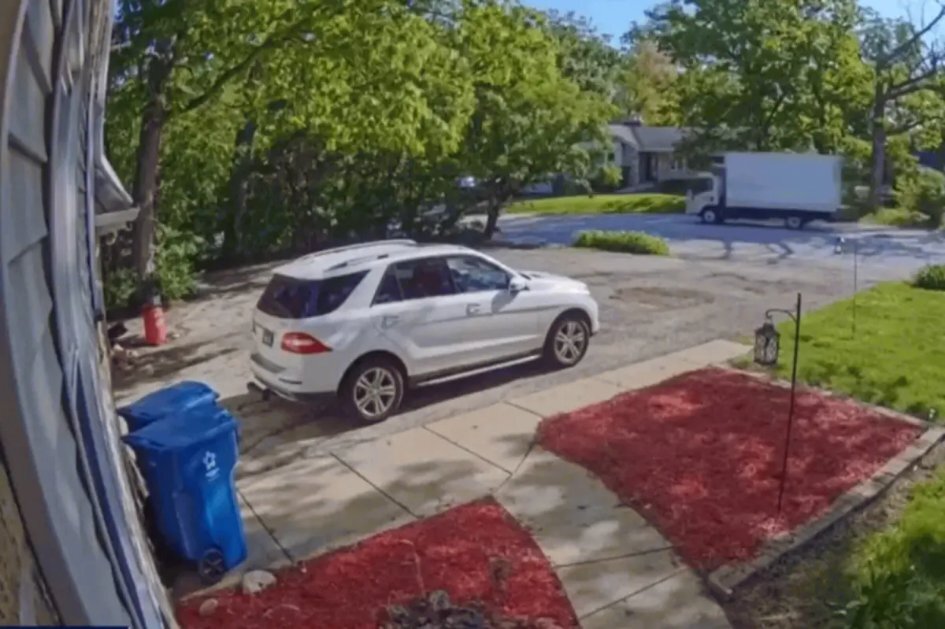 Câmeras de segurança registraram explosão de caminhão com gás propano em Addison, Chicago