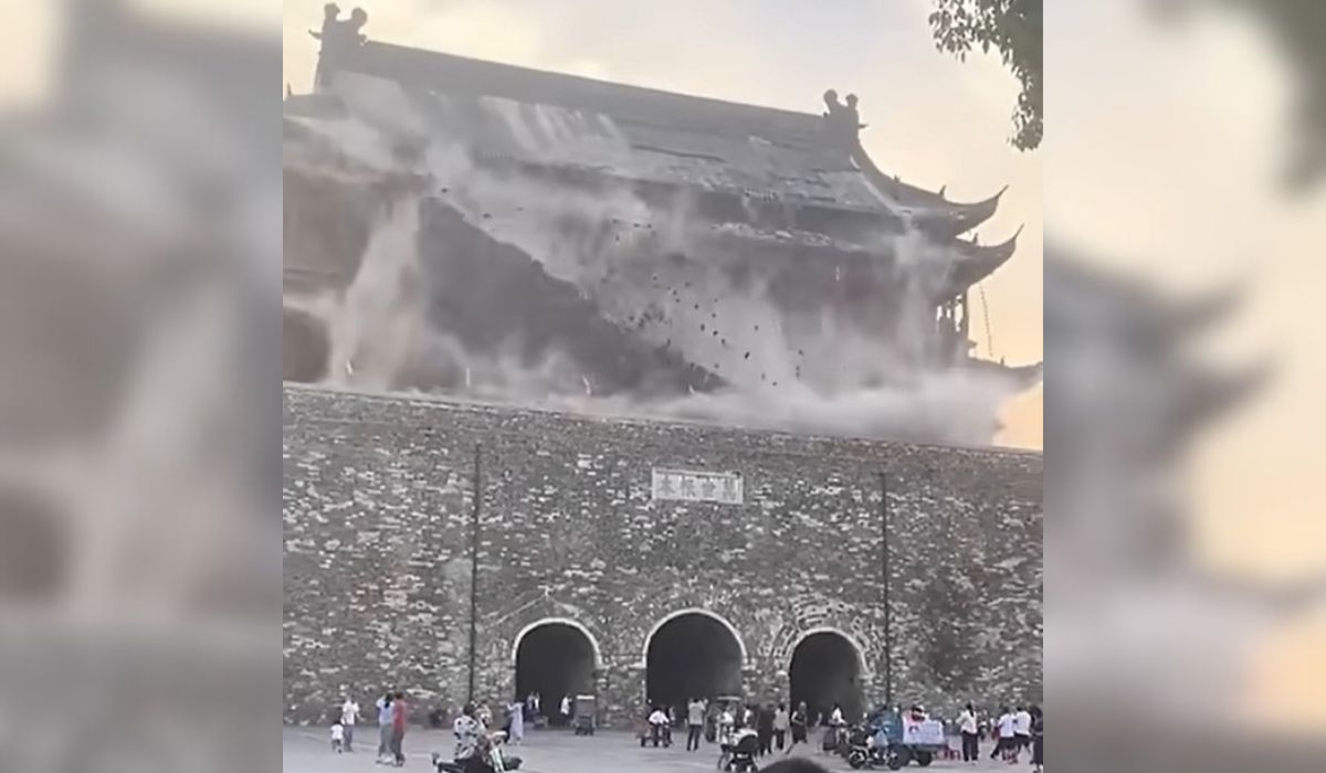 Telhado da Torre do Tambor desaba na China.