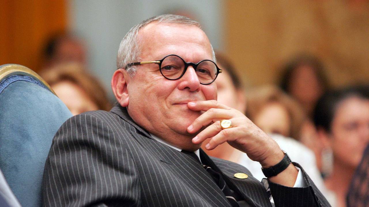 ABL RJ 15/12/2005 - ABL/POSSE - NACIONAL OE JT- CerimÙnia de Posse do novo Presidente da Academia Brasileira de Letras (ABL), o Advogado, professor e ministro do Tribunal de Contas da Uni„o, Marcos VilaÁa, realizado na sede da ABL, no centro do Rio de Janeiro. Foto: FABIO MOTTA/AGENCIA ESTADO/AE