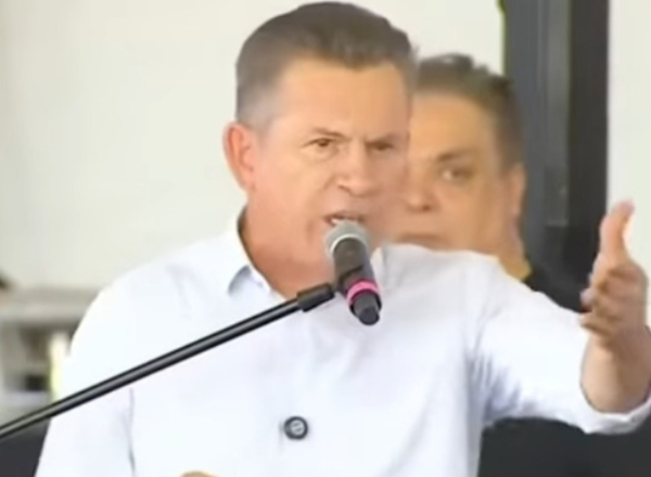Mauro Mendes, governador de Mato Grosso, é vaiado em evento com Lula