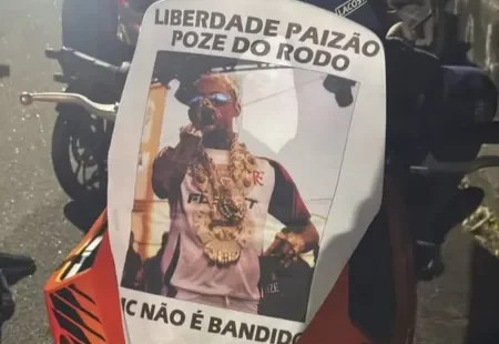 Motociclistas protestam pela liberdade de Poze
