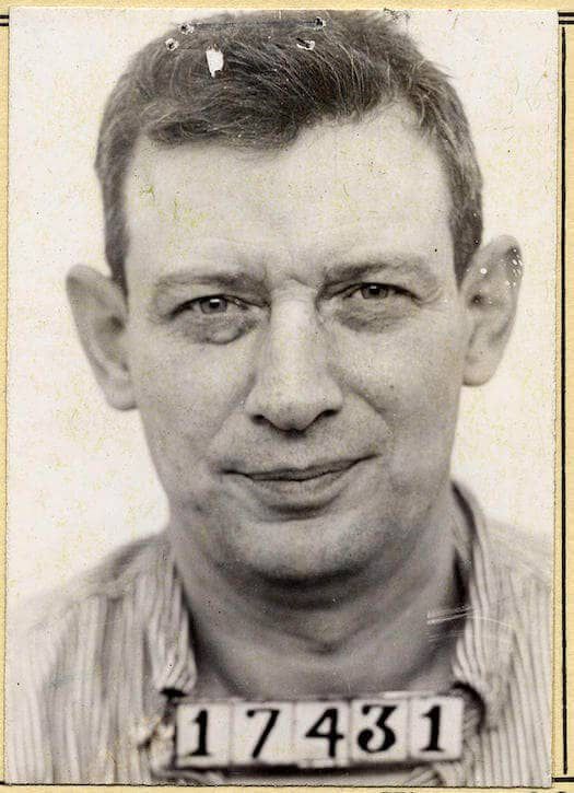 WhatsApp Image 2025-05-05 at 11.53.42 Robert Stroud, O Homem-Pássaro de Alcatraz, prisioneiro de Alcatraz entre 1942 e 1959.