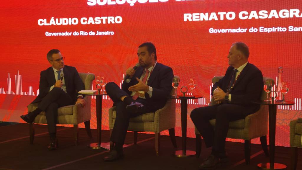 Segurança não é mais problema estadual, mas federal, diz governador do Rio