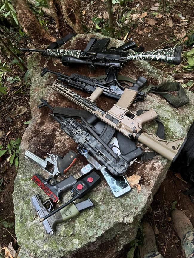 Armamento apreendido durante operação na Rocinha
