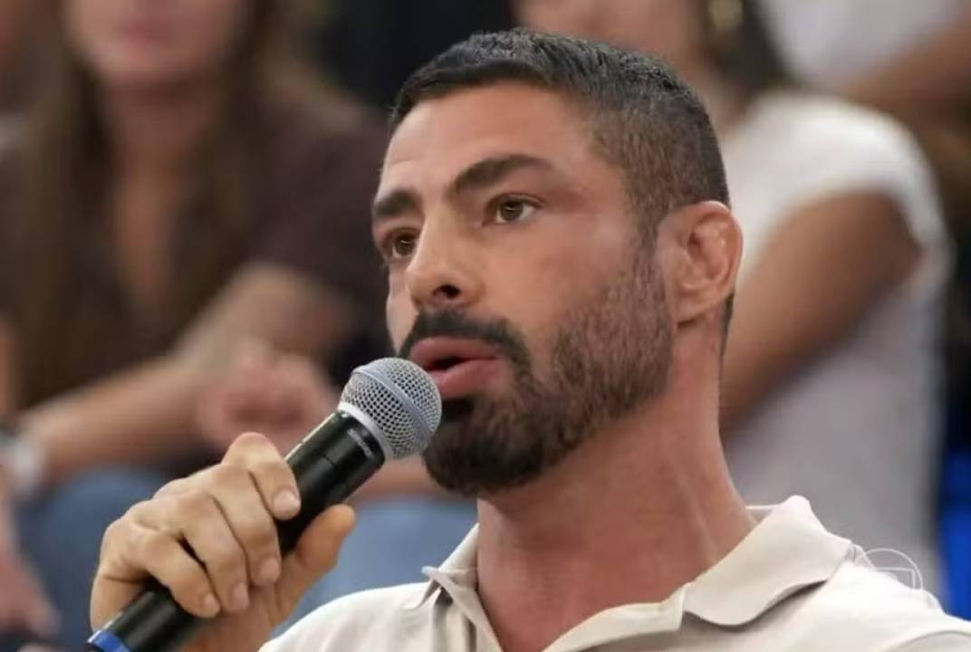 Cauã Reymond no programa 'Altas Horas'