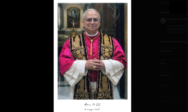 Primeira foto oficial do papa Leão XIV foi divulgada pelo Vaticano no sábado (10/05), dois dias após a confirmação do novo pontífice