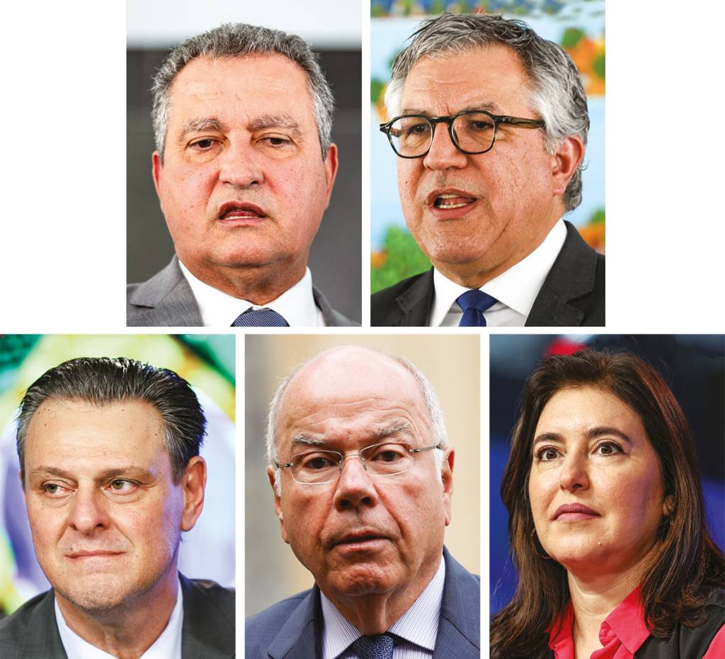 galeria-1—COLETIVA-MINISTROS-RUI-COSTA-.jpg SUSPEITOS - Alguns ministros — Costa, Fávaro, Vieira, Tebet e Padilha — passaram pelo constrangimento de mostrar ao presidente os respectivos celulares para provar que não eram culpados