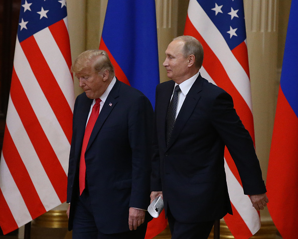 O presidente dos EUA, Donald Trump, e seu homólogo russo Vladimir Putin.