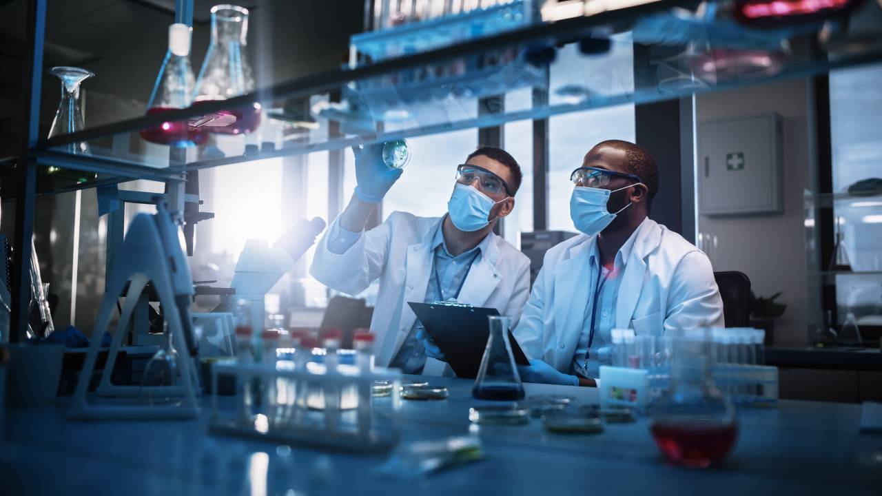 Está no ar a edição 2025 do Prêmio Veja Saúde Oncoclínicas de Inovação Médica