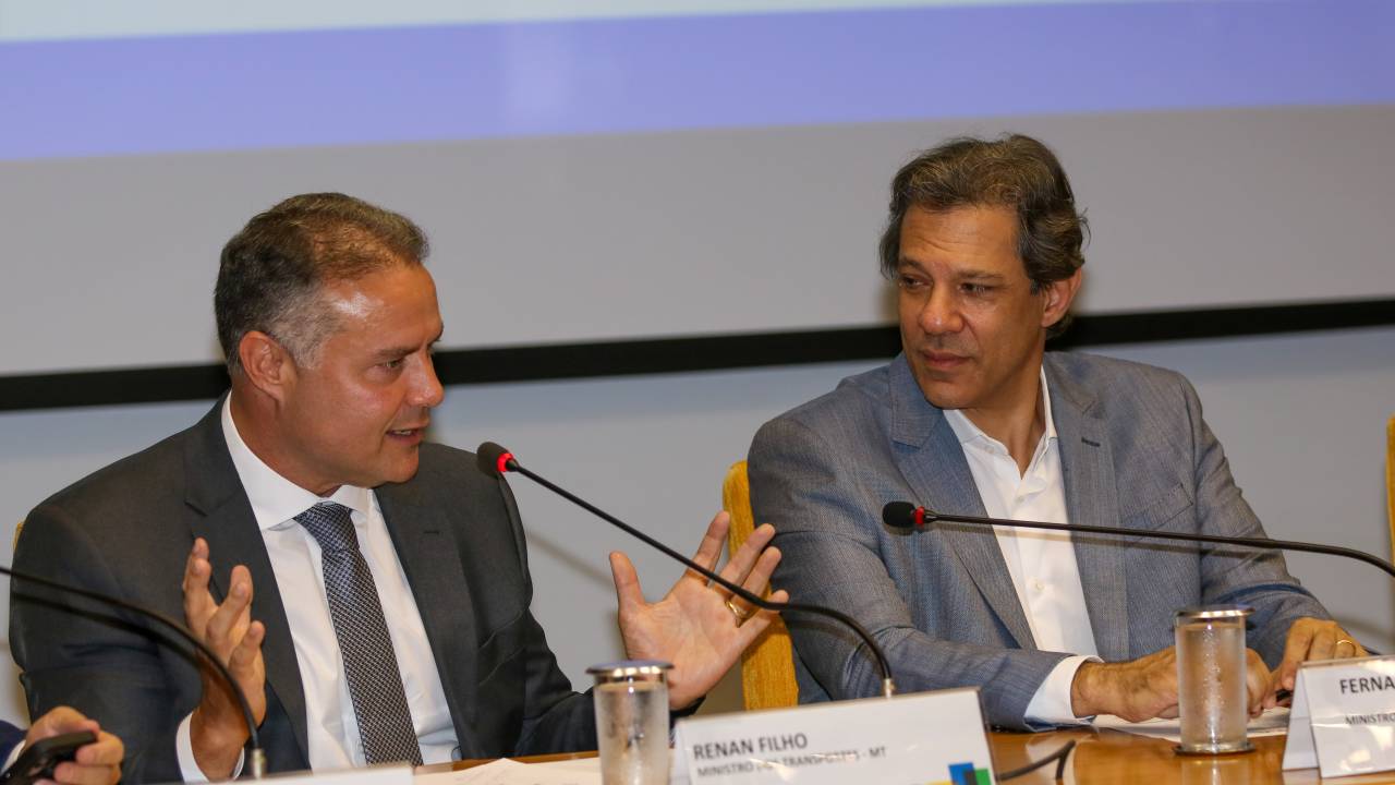 Brasília(DF), 23/01/2024 - Os ministros dos Transportes, Renan Filho, e da Fazenda, Fernando Haddad, dão entrevista coletiva, sobre o programa Regime Tributário para Incentivo à Modernização e à Ampliação da Estrutura Portuária (Reporto). Foto:Wilson Dias/Agência Brasil