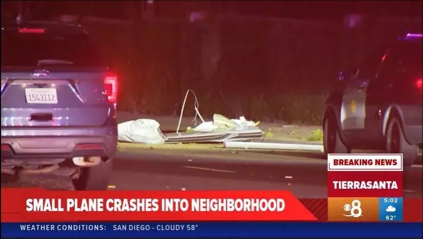 Avião de pequeno porte cai em San Diego, nos EUA, e provoca incêndio em casas e carros
