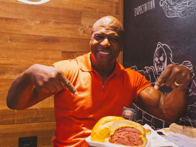A cena de ‘As Branquelas’ reproduzida por Terry Crews em SP