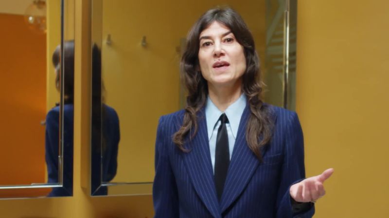 A bisneta de Freud que une psicanálise e moda em podcast