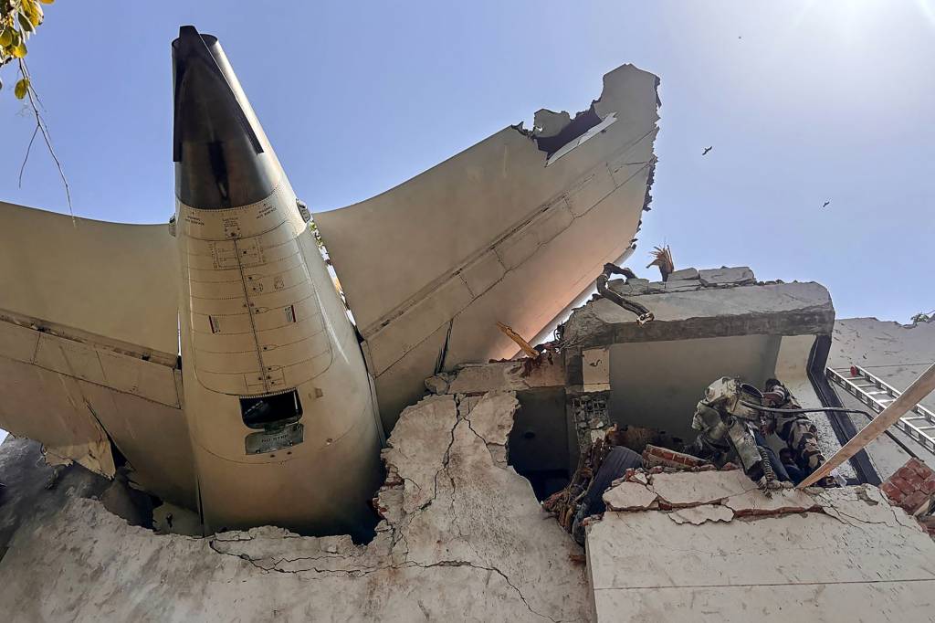 O debate gerado após suspeita sobre acidente da Air India