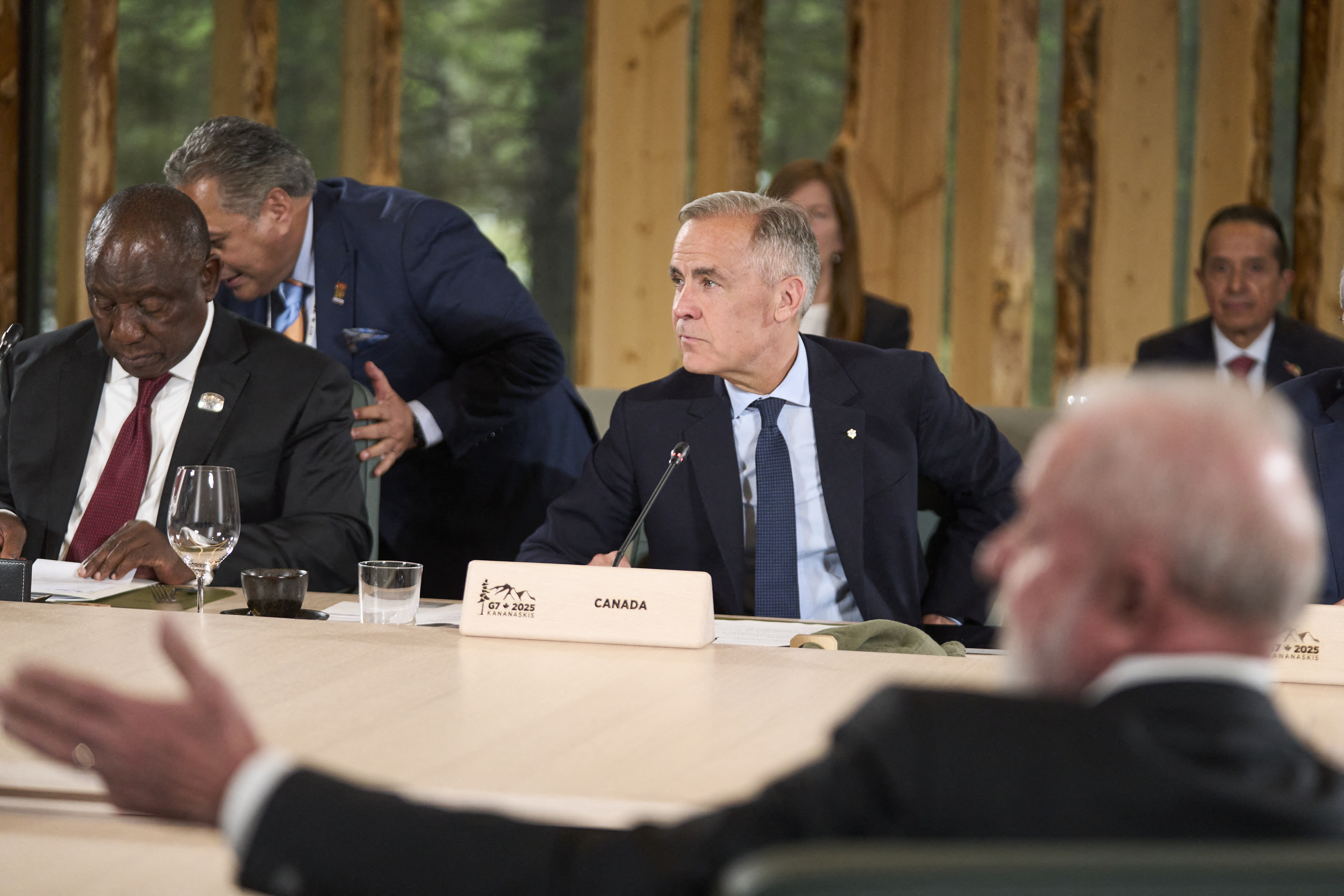 O climão que Lula causou no G7 ao interromper premiê do Canadá por falha na tradução; assista ao vídeo