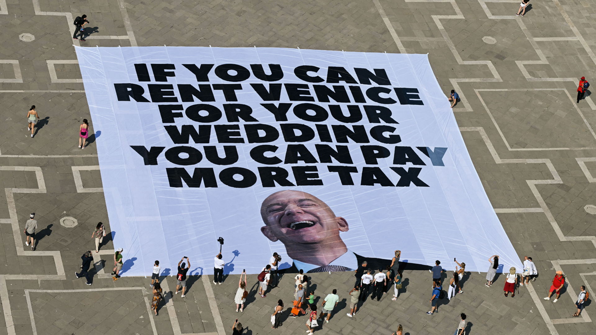O que dizem protestos em meio a casamento de Jeff Bezos em Veneza