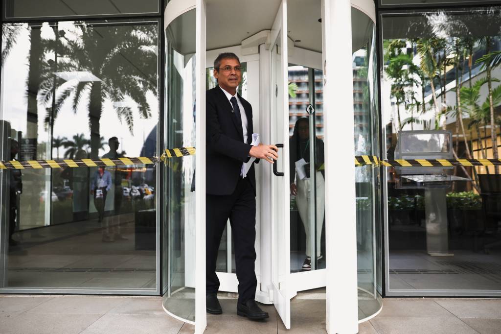 29879010-high.jpeg DEPOIMENTO - Lindbergh: deputado pediu inquérito para apurar obstrução de justiça e coação contra magistrado