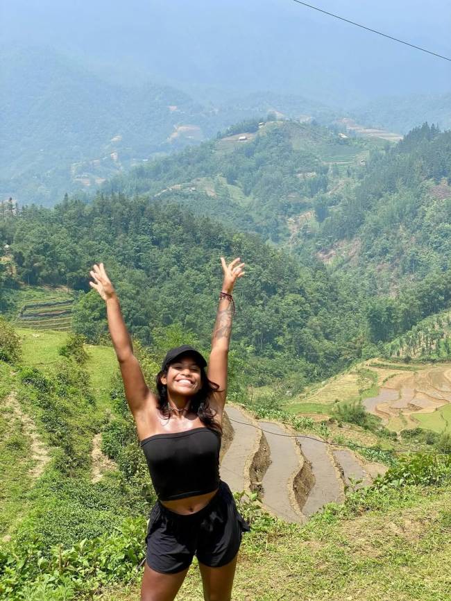 A brasileira Juliana Marins, de 26 anos, que caiu em trilha próxima a um vulcão na Indonésia