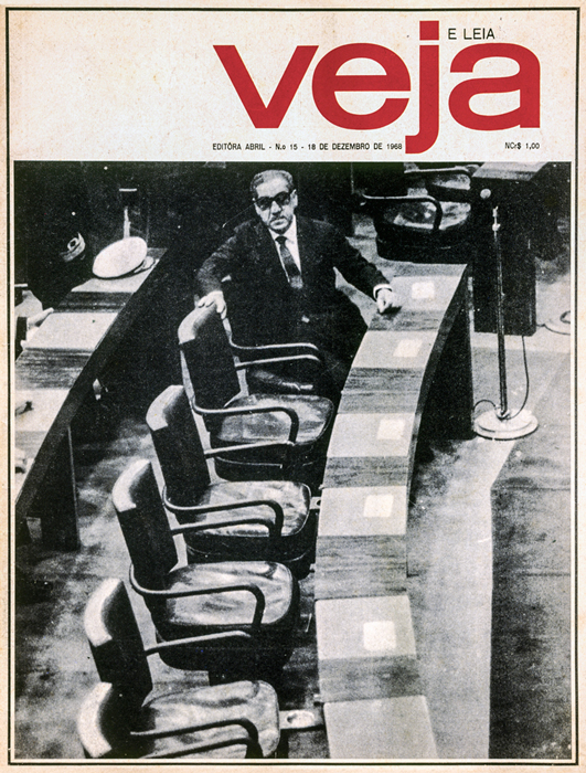 TRUCUL&Ecirc;NCIA - Costa e Silva, no Congresso: capa a respeito da promulga&ccedil;&atilde;o do AI-5 foi recolhida