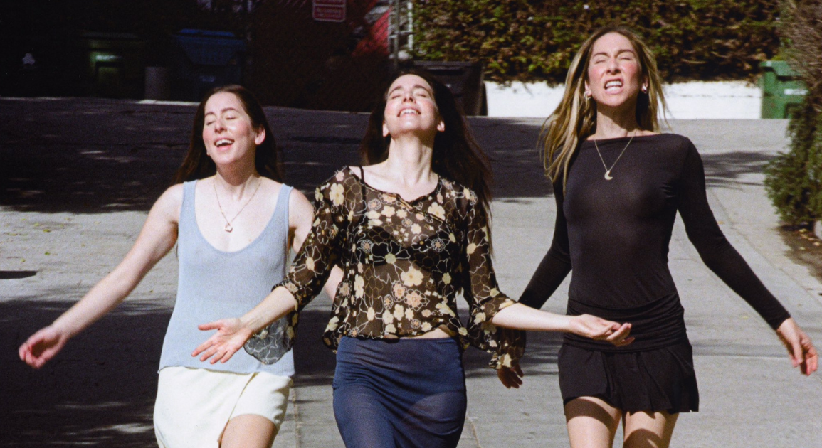 Capa do single 'Relationships', de HAIM
