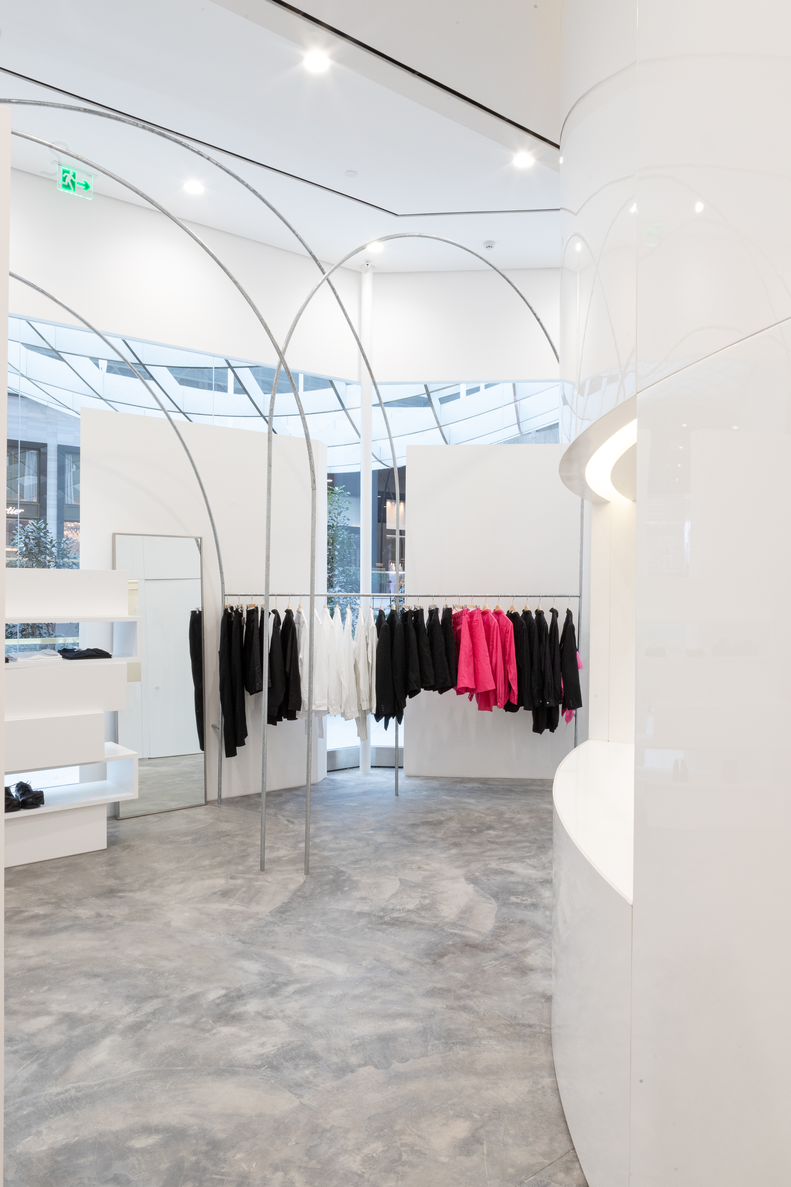 Como é a primeira loja da Comme des Garçons, grife japonesa