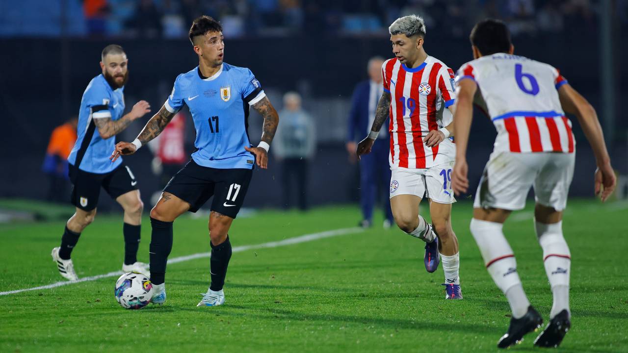 MONTEVIDEO, URUGUAY - SEPTEMBER 06: Cristian Olivera of Uruguay drives the ball during the South American FIFA World Cup 2026 Qualifier between Uruguay and Paraguay at Centenario Stadium on September 06, 2024 in Montevideo, Uruguay. (Photo by Ernesto Ryan/Getty Images)