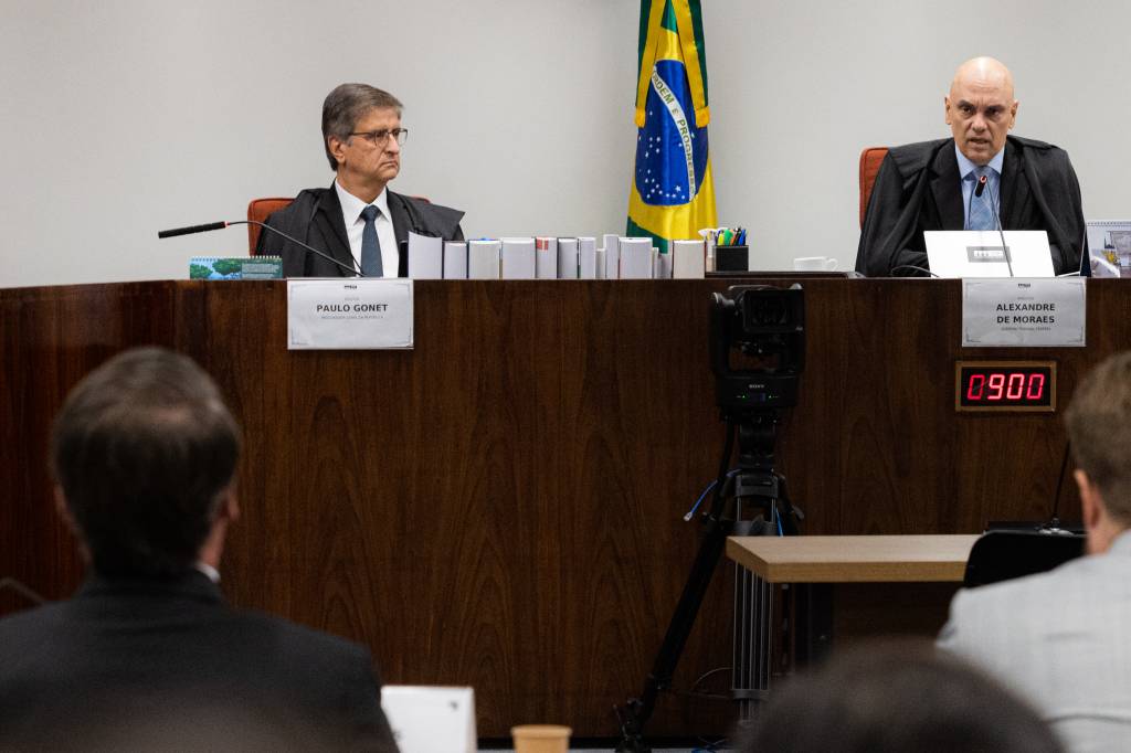 PL pressiona Motta pelo fim do foro privilegiado que beneficia Bolsonaro