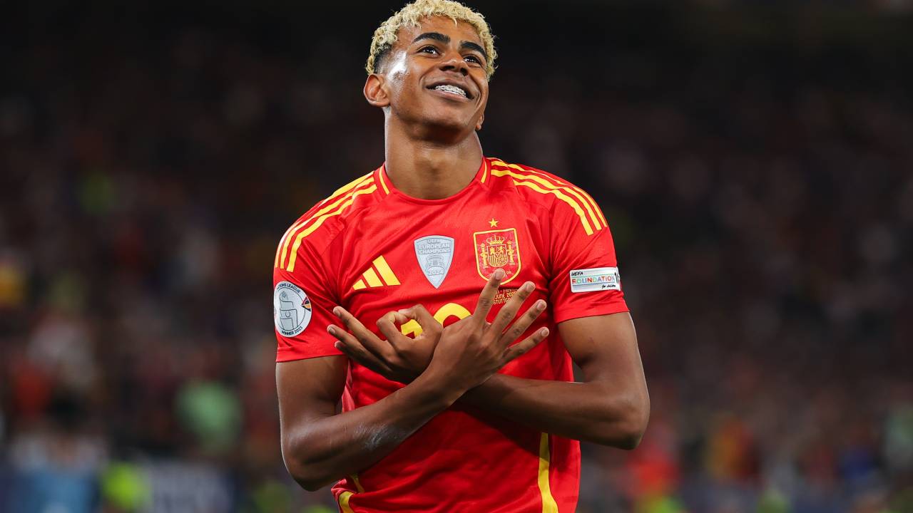 STUTTGART, GERMANY - JUNE 05: Lamine Yamal of Spain celebrates after scoring their side's fifth goal during the UEFA Nations League 2025 semifinal match between Spain and France at Stuttgart Arena on June 05, 2025 in Stuttgart, Germany. (Photo by James Gill - Danehouse/Getty Images)