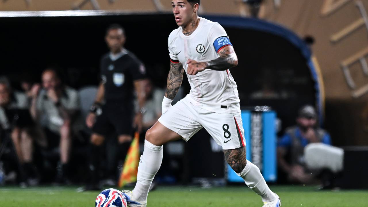 PHILADELPHIA, PENNSYLVANIA - JUNE 24: Enzo Fernandez of Chelsea in action during the FIFA Club World Cup 2025 group D match between Esperance de Tunis and Chelsea FC at Lincoln Financial Field on June 24, 2025 in Philadelphia, Pennsylvania. (Photo by Image Photo Agency/Getty Images)