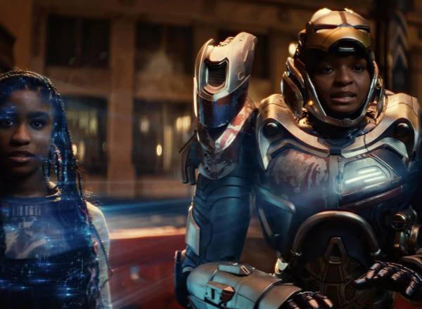 Natalie (Lyric Ross) e Riri Williams (Dominique Thorne): dupla dinâmica de 'Coração de Ferro' -