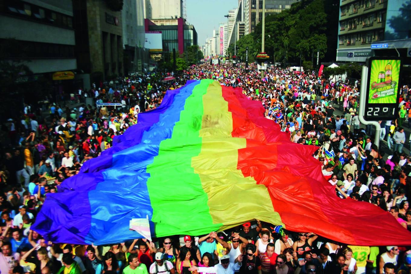 Comércio ao redor da Avenida Paulista cresce 1,1% com Parada LGBTQIA+