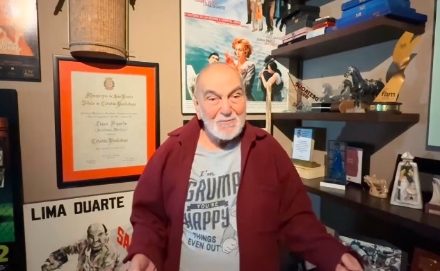 Lima Duarte homenageia Francisco Cuoco e diz que “está a caminho também”